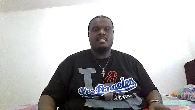 Snapshot of BigBossaNova69 chatting on 04/27/26, 06:17 BigBossaNova69 online show from 04/27/26, 06:17