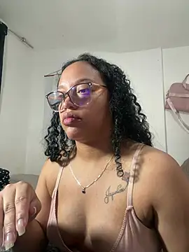 Snapshot of angela_angels_ chatting on 03/25/26, 07:58 angela angels online show from 03/25/26, 07:58