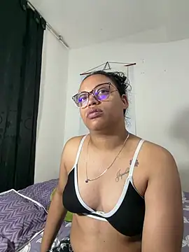 Snapshot of angela_angels_ chatting on 04/10/26, 10:53 angela angels online show from 04/10/26, 10:53