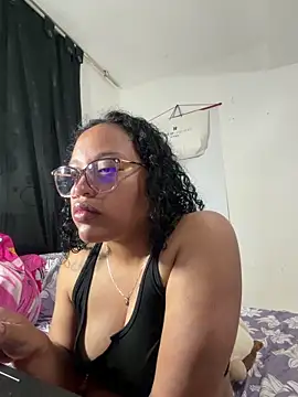 Snapshot of angela_angels_ chatting on 04/18/26, 04:16 angela angels online show from 04/18/26, 04:16