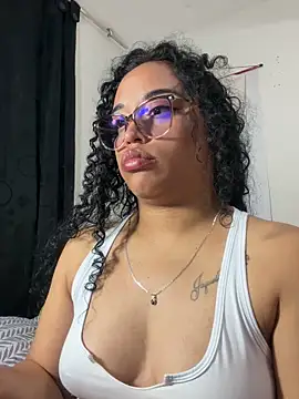 Snapshot of angela_angels_ chatting on 04/19/26, 03:28 angela angels online show from 04/19/26, 03:28