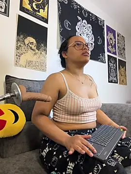 Snapshot of angela_angels_ chatting on 04/27/26, 12:19 angela angels online show from 04/27/26, 12:19