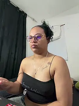 Snapshot of angela_angels_ chatting on 05/02/26, 04:17 angela angels online show from 05/02/26, 04:17