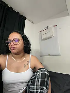 Snapshot of angela_angels_ chatting on 05/05/26, 04:20 angela angels online show from 05/05/26, 04:20