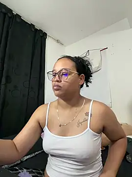 Snapshot of angela_angels_ chatting on 05/07/26, 04:07 angela angels online show from 05/07/26, 04:07