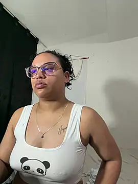 Snapshot of angela_angels_ chatting on 05/20/26, 03:34 angela angels online show from 05/20/26, 03:34