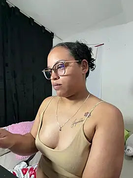 Snapshot of angela_angels_ chatting on 05/24/26, 01:32 angela angels online show from 05/24/26, 01:32