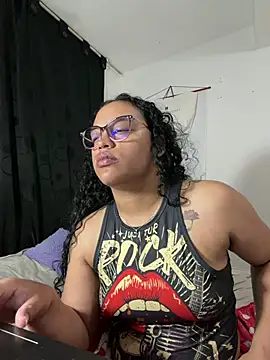 Snapshot of angela_angels_ chatting on 05/25/26, 10:32 angela angels online show from 05/25/26, 10:32