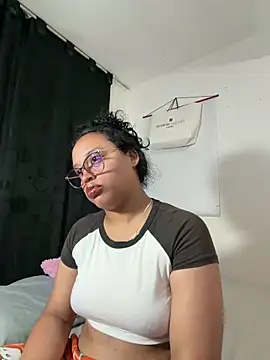 Snapshot of angela_angels_ chatting on 05/27/26, 04:20 angela angels online show from 05/27/26, 04:20