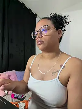 Snapshot of angela_angels_ chatting on 06/01/26, 10:39 angela angels online show from 06/01/26, 10:39