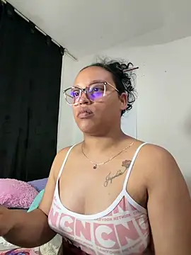 Snapshot of angela_angels_ chatting on 06/07/26, 03:43 angela angels online show from 06/07/26, 03:43
