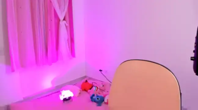 Snapshot of p3ach1 chatting on 12/03/24, 07:32 p3ach1 online show from 12/03/24, 07:32