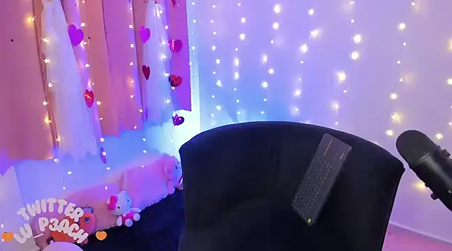 Snapshot of p3ach1 chatting on 03/09/25, 11:35 p3ach1 online show from 03/09/25, 11:35