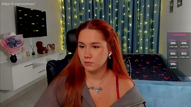 Snapshot of VasilisaHaas chatting on 10/15/25, 09:48 VasilisaHaas online show from 10/15/25, 09:48