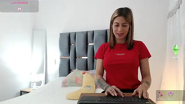 Snapshot of Susana_Rios11 chatting on 12/22/25, 01:41 Susana Rios11 online show from 12/22/25, 01:41