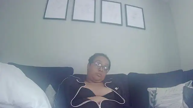 Snapshot of vanilla_chocolate23 chatting on 06/03/26, 02:33 vanilla chocolate23 online show from 06/03/26, 02:33