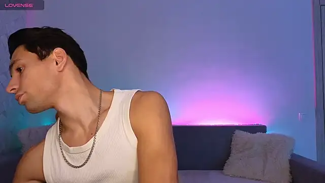 denlover1 online show from 10/26/25, 07:47