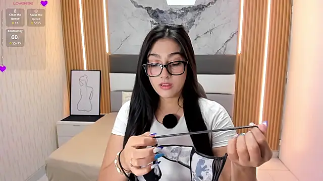 Alyssapark online show from 11/19/25, 07:14