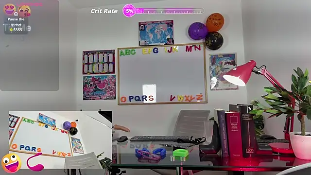 zoe 23  online show from 11/11/25, 11:21