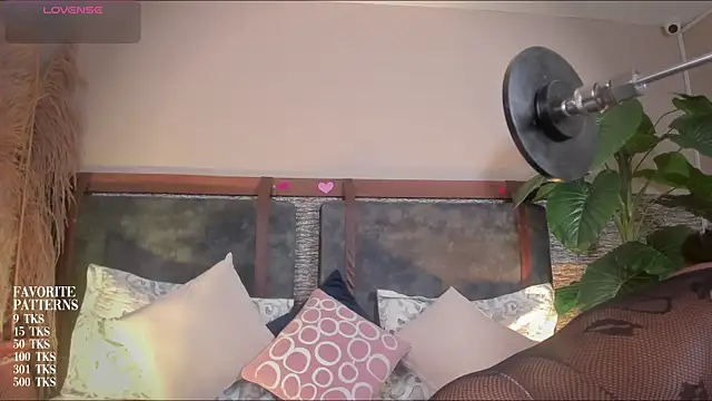 zoe 23  online show from 05/06/26, 10:42