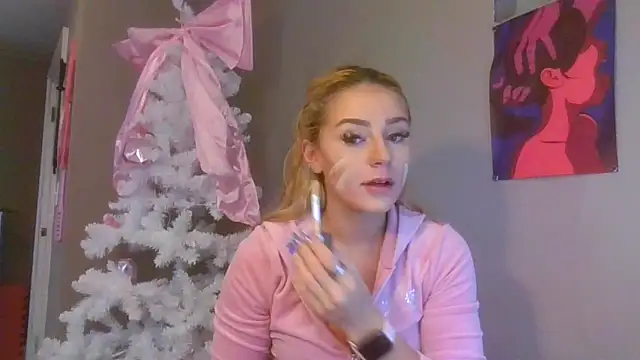 Snapshot of lexybabyxo chatting on 11/12/25, 02:39 lexybabyxo online show from 11/12/25, 02:39