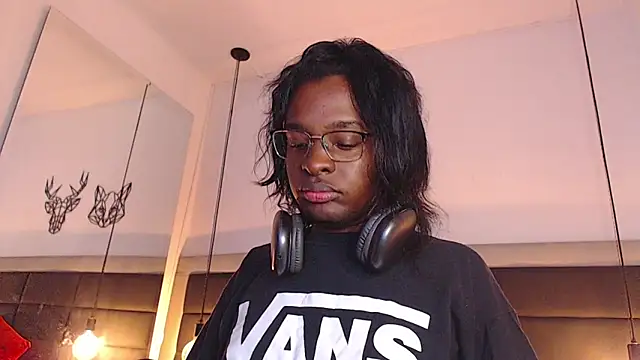 candy lovee69 online show from 10/24/25, 07:54