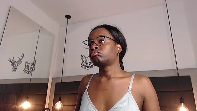 candy lovee69 online show from 06/19/26, 06:45