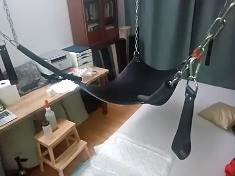 Snapshot of manforhotfun chatting on 11/02/25, 01:30 manforhotfun online show from 11/02/25, 01:30