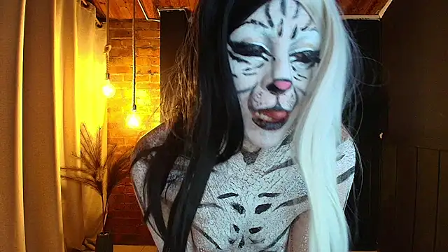 sahra taylor  online show from 10/31/25, 05:08