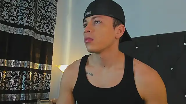 Snapshot of Angel_Cuervo chatting on 01/13/25, 12:35 Angel Cuervo online show from 01/13/25, 12:35