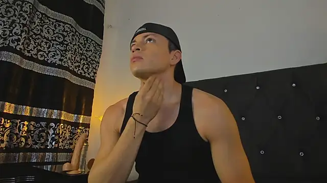 Snapshot of Angel_Cuervo chatting on 01/14/25, 12:35 Angel Cuervo online show from 01/14/25, 12:35