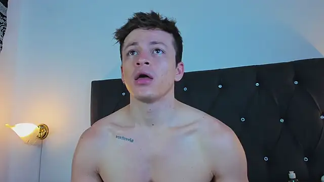 Snapshot of Angel_Cuervo chatting on 01/23/25, 02:02 Angel Cuervo online show from 01/23/25, 02:02