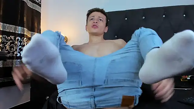 Snapshot of Angel_Cuervo chatting on 01/24/25, 03:45 Angel Cuervo online show from 01/24/25, 03:45