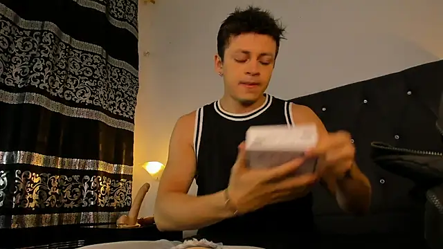 Snapshot of Angel_Cuervo chatting on 01/27/25, 12:37 Angel Cuervo online show from 01/27/25, 12:37