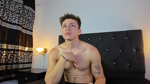 Snapshot of Angel_Cuervo chatting on 02/17/25, 12:38 Angel Cuervo online show from 02/17/25, 12:38