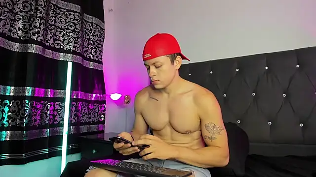 Snapshot of Angel_Cuervo chatting on 03/10/25, 12:37 Angel Cuervo online show from 03/10/25, 12:37