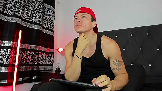 Snapshot of Angel_Cuervo chatting on 03/17/25, 12:04 Angel Cuervo online show from 03/17/25, 12:04