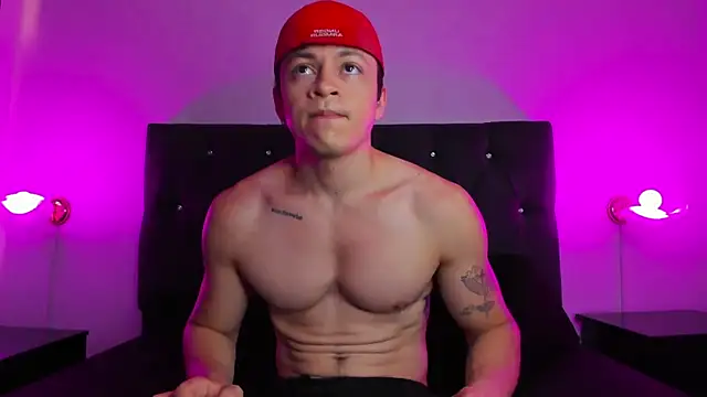 Snapshot of Angel_Cuervo chatting on 09/29/25, 12:43 Angel Cuervo online show from 09/29/25, 12:43