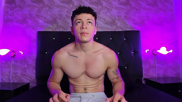 Snapshot of Angel_Cuervo chatting on 10/07/25, 12:46 Angel Cuervo online show from 10/07/25, 12:46