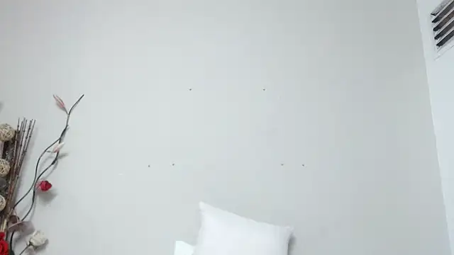 Nicol Love0 online show from 01/31/25, 09:59