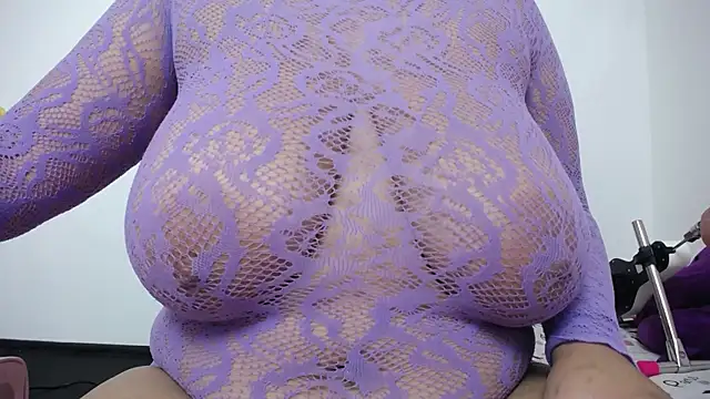 Nicol Love0 online show from 10/07/25, 11:40