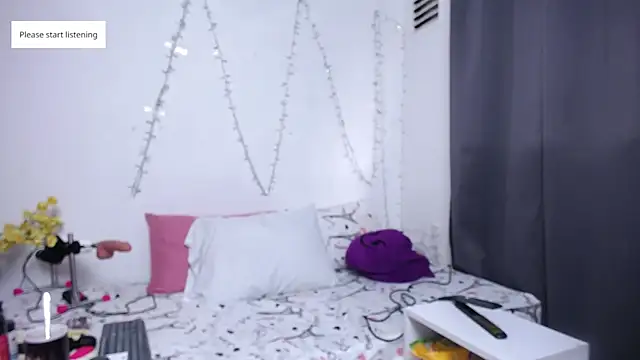 Nicol Love0 online show from 10/21/25, 12:28