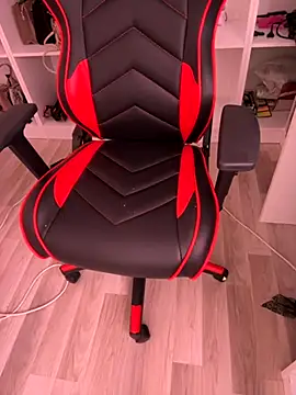 Snapshot of Periperiniz chatting on 11/13/25, 07:29 Periperiniz online show from 11/13/25, 07:29