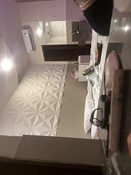 flowerousy online show from 12/22/25, 03:58