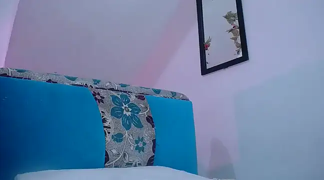 Snapshot of diamonmeli chatting on 02/05/25, 02:37 diamonmeli online show from 02/05/25, 02:37