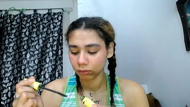 Snapshot of diamonmeli chatting on 03/05/25, 03:40 diamonmeli online show from 03/05/25, 03:40