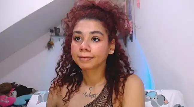 Snapshot of diamonmeli chatting on 03/18/25, 02:26 diamonmeli online show from 03/18/25, 02:26