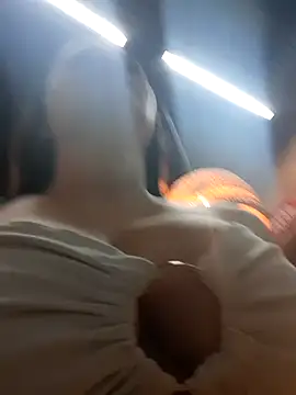 girl milk1 online show from 12/03/24, 10:51