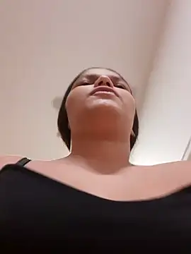 girl milk1 online show from 12/11/24, 10:38