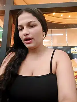 girl milk1 online show from 01/31/25, 10:42